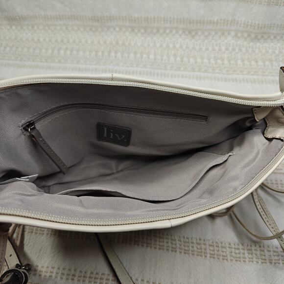 liv. Olivia + Joy Off-White Leather Crossbody Bag – New with Tags - Picture 3 of 4
